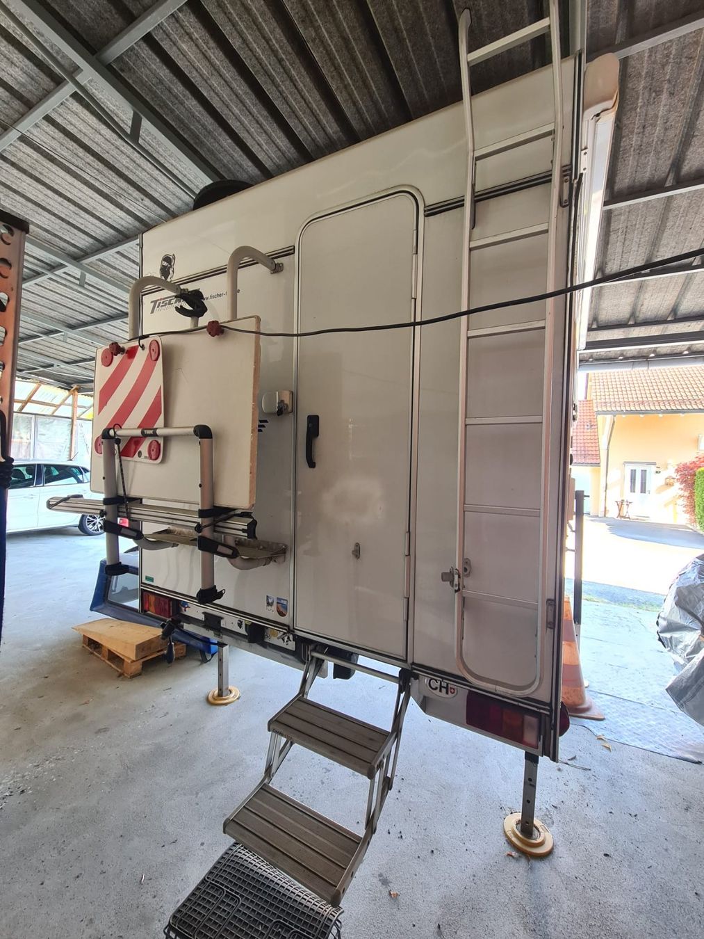 Tischer Veicoli da campeggio: Cellule campeur Tischer BOX 240 bon état – Usato da Bouveret venduto da elscla68 1