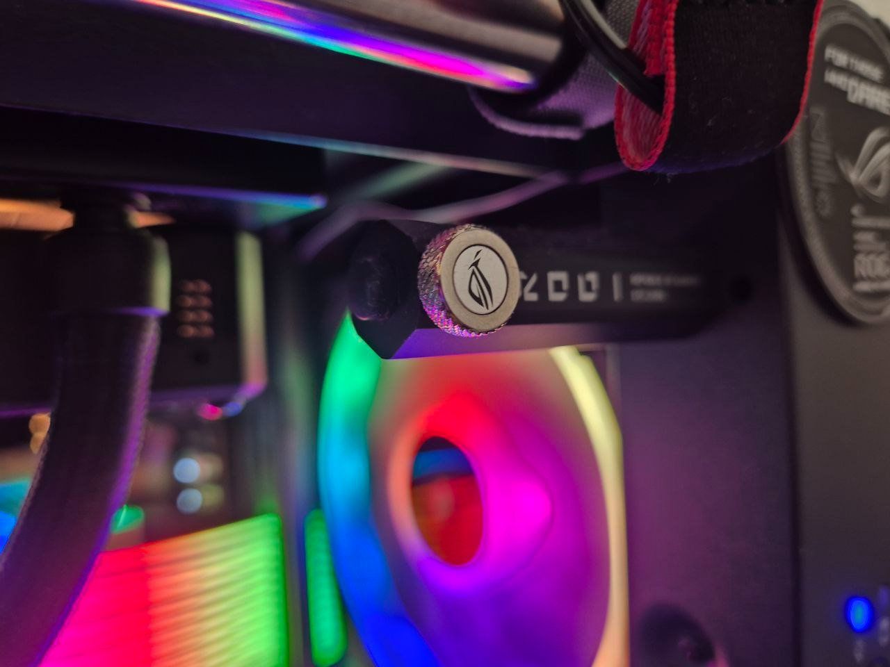 Asus Schede grafiche: Neue ASUS Rog Gaming GPU Grafikkarten Halter – Usato da Dübendorf venduto da Alessandro-DG 1