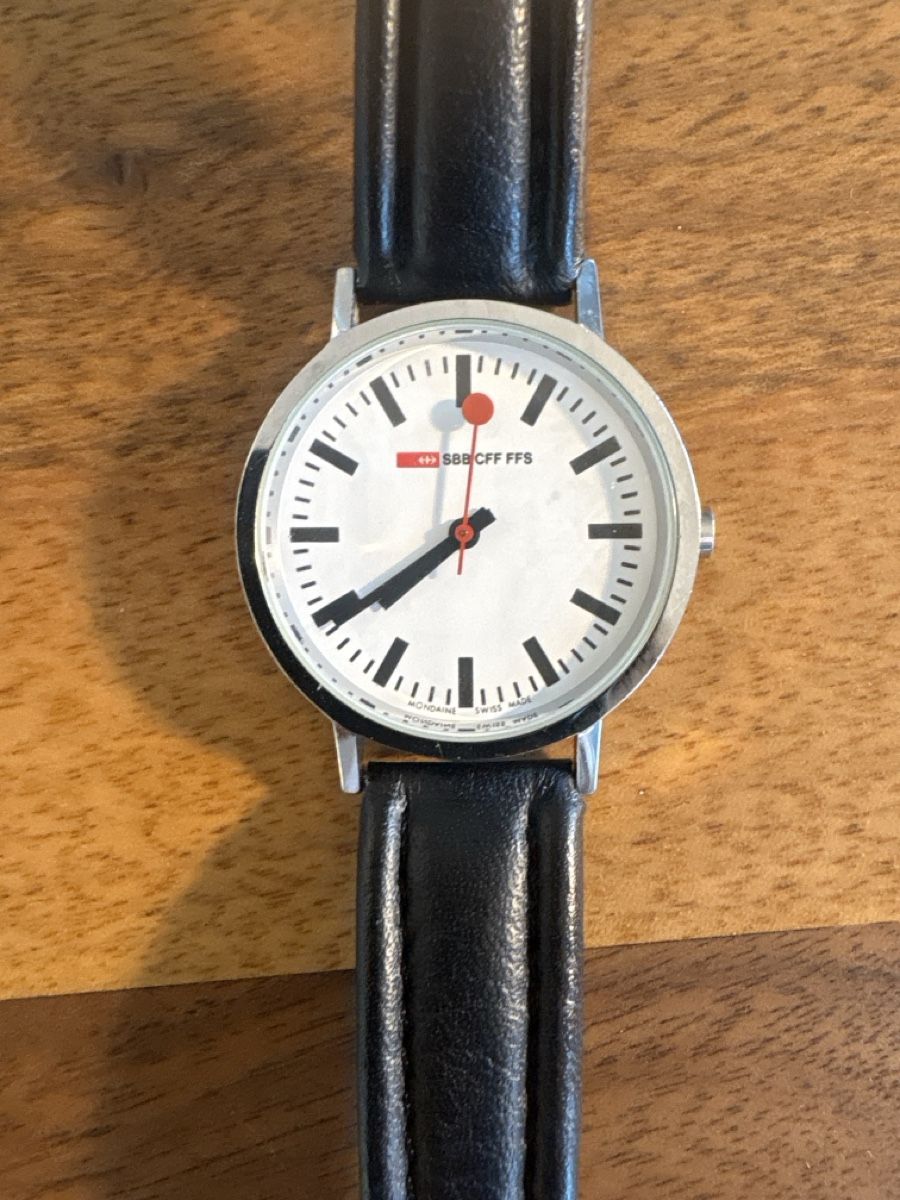 Mondaine Orologi: SBB CFF FFS Uhr weiss Lederband gebraucht – Usato da Oetwil am See venduto da Aldox108