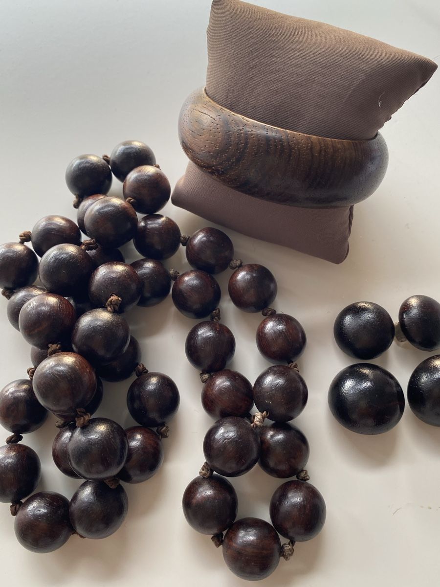 Colliers: Holz Schmuck Konvolut – D'occasion à Givisiez par dor_xb9k