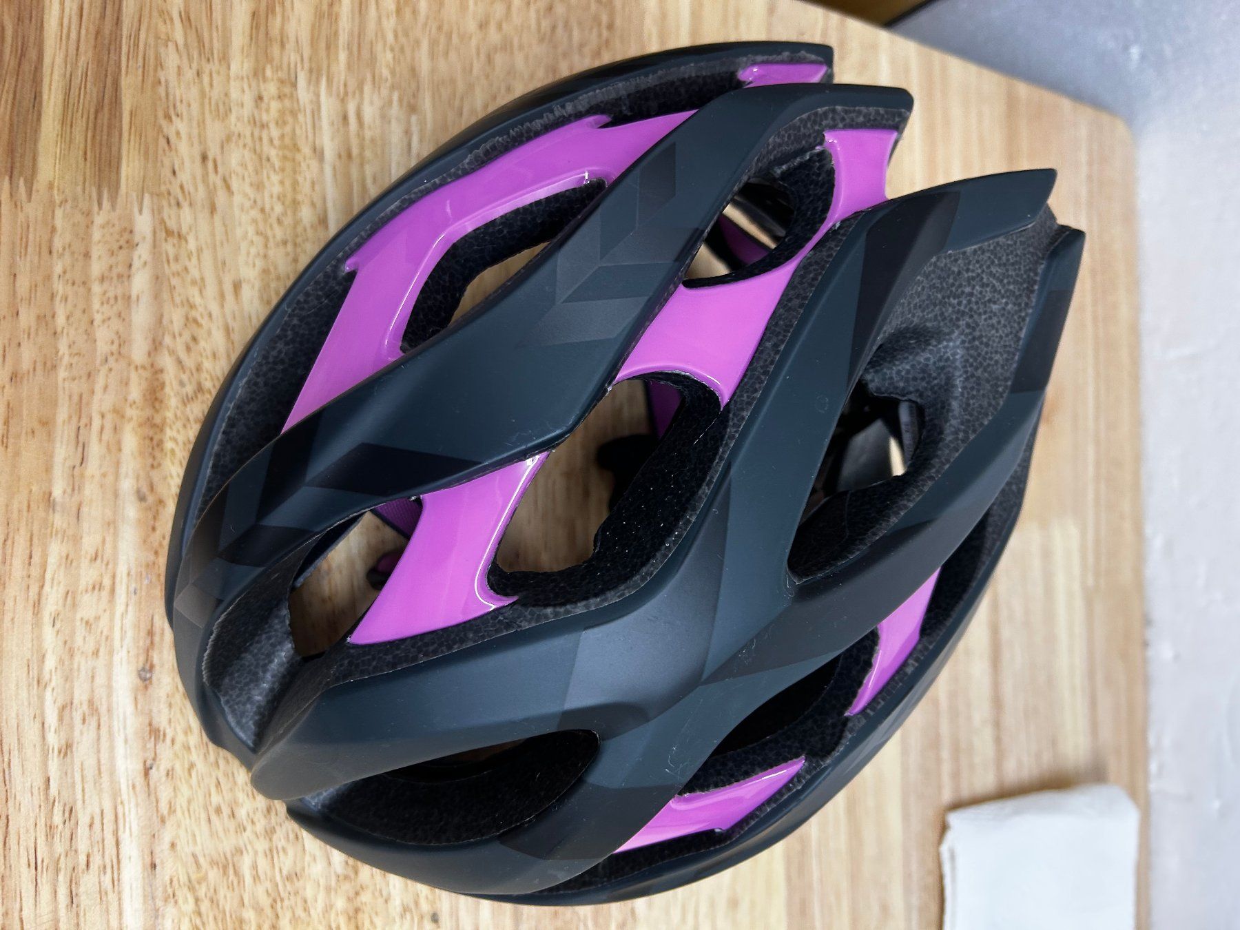 Caschi: Casque vélo Liv – Usato da Essertines-sur-Rolle venduto da jp89 1