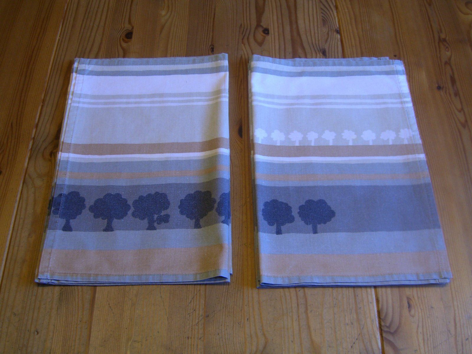 Set di tavolo e panche: 6 hübsche Baumwoll Tisch Sets – Usato da Winterthur venduto da Ghandi5 8