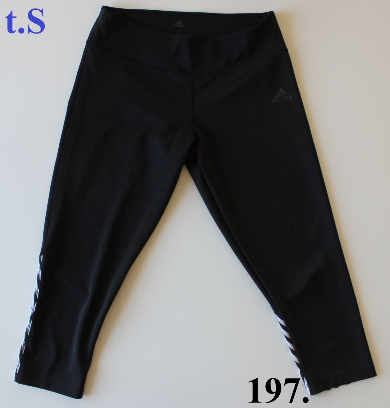 Adidas Leggings: Leggins 3/4 Adidas noir  t. S – Usato da Peseux venduto da Gilloss