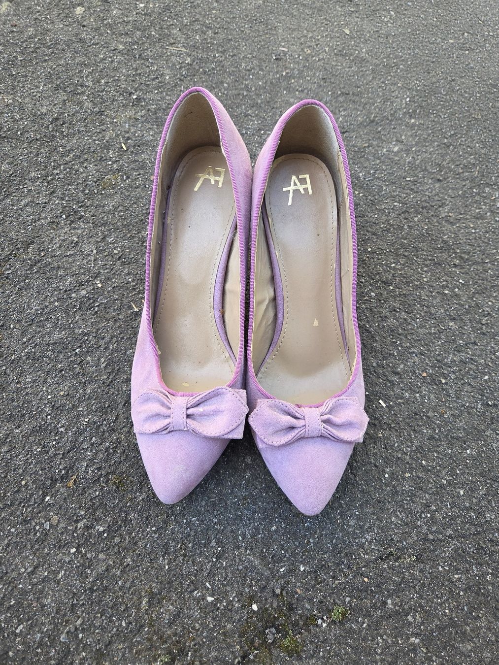 Scarpe da donna: Light Purple Heels with Bow Detail - Size 39 – Usato da Baar venduto da ema_7pkr