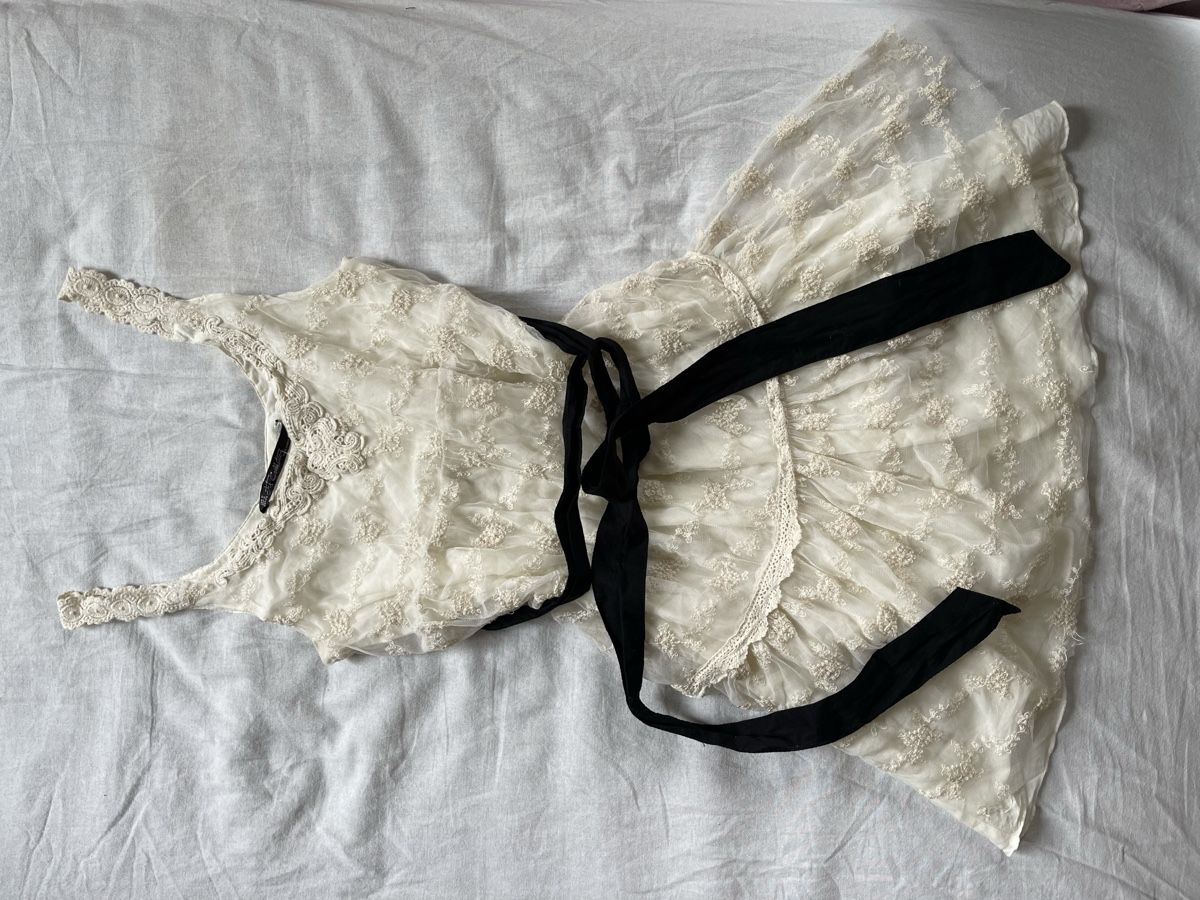 Zara Vestiti: Beautiful Lace Dress  – Usato da Zürich venduto da hsi_tl5c 2