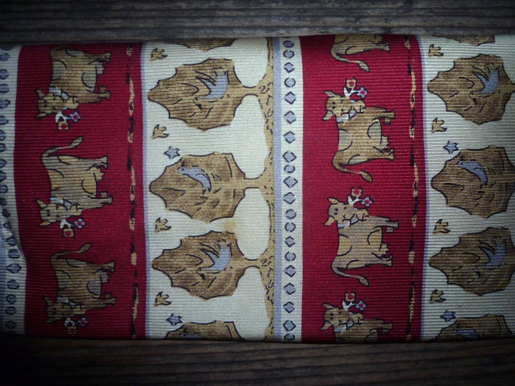 Cravatte: Krawatte Vinci rot / weiss / Kühe – Usato da Aarau venduto da Rdodger 1