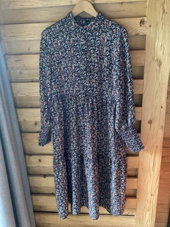 Vero Moda Herbstkleid Gr. M gemustert schwarz rot grün weis
