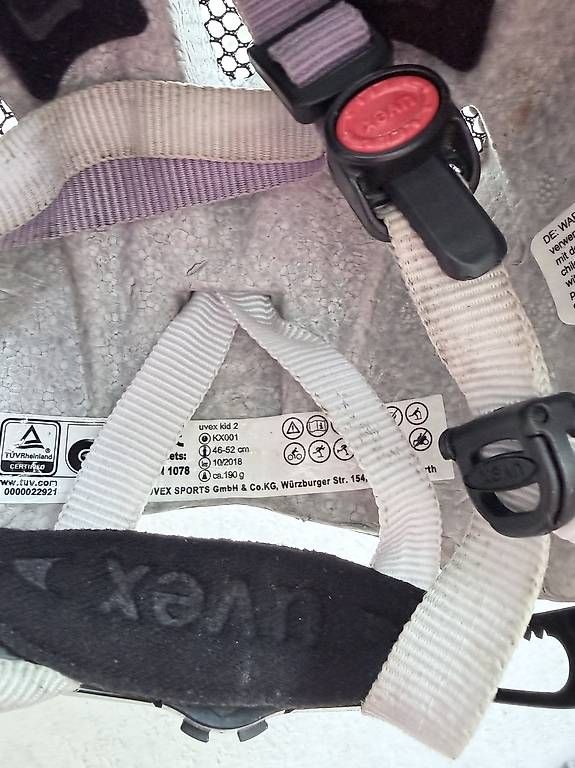 Caschi: Uvex Kindervelohelm  – Usato da Möriken AG venduto da Judyzo 3
