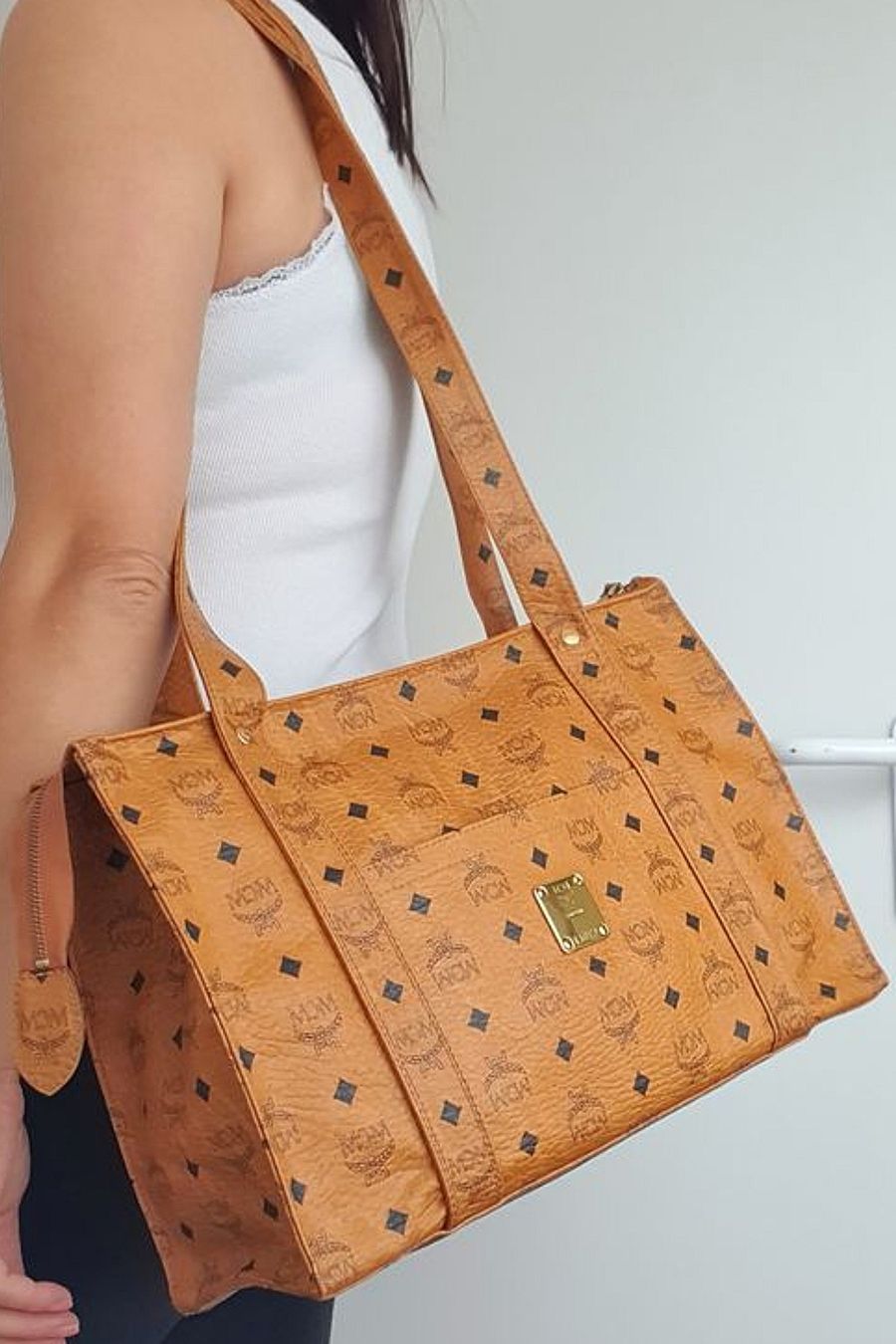 Mcm Borse da donna: MCM Shopper Medium Heritage Cognac Canvas. – Usato da Niederteufen venduto da Mira_72 5