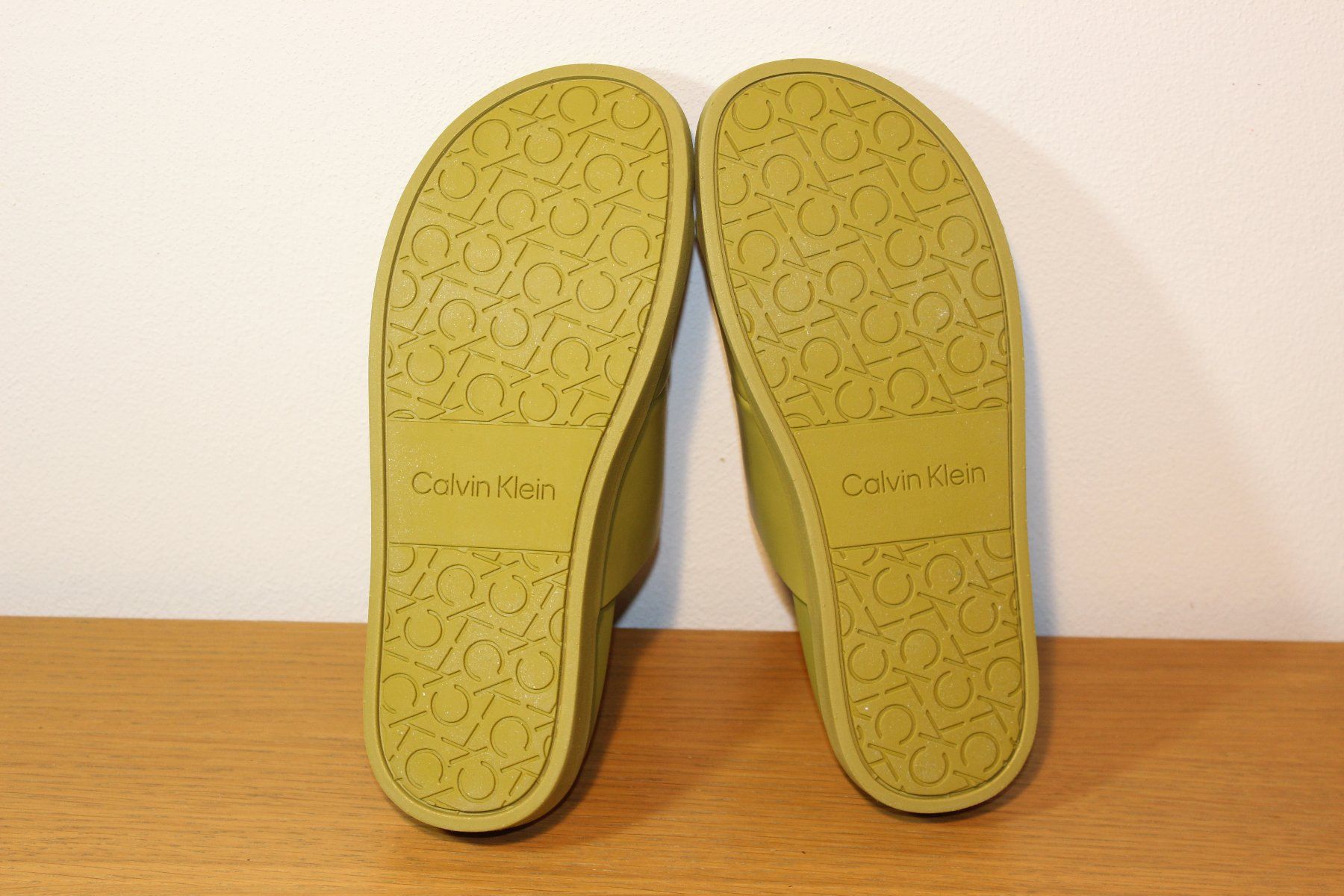 Damenschuhe: Calvin Klein Pantoletten, Gr. 39 neu – Neu und originalverpackt aus Basel von Mila_Graf 4