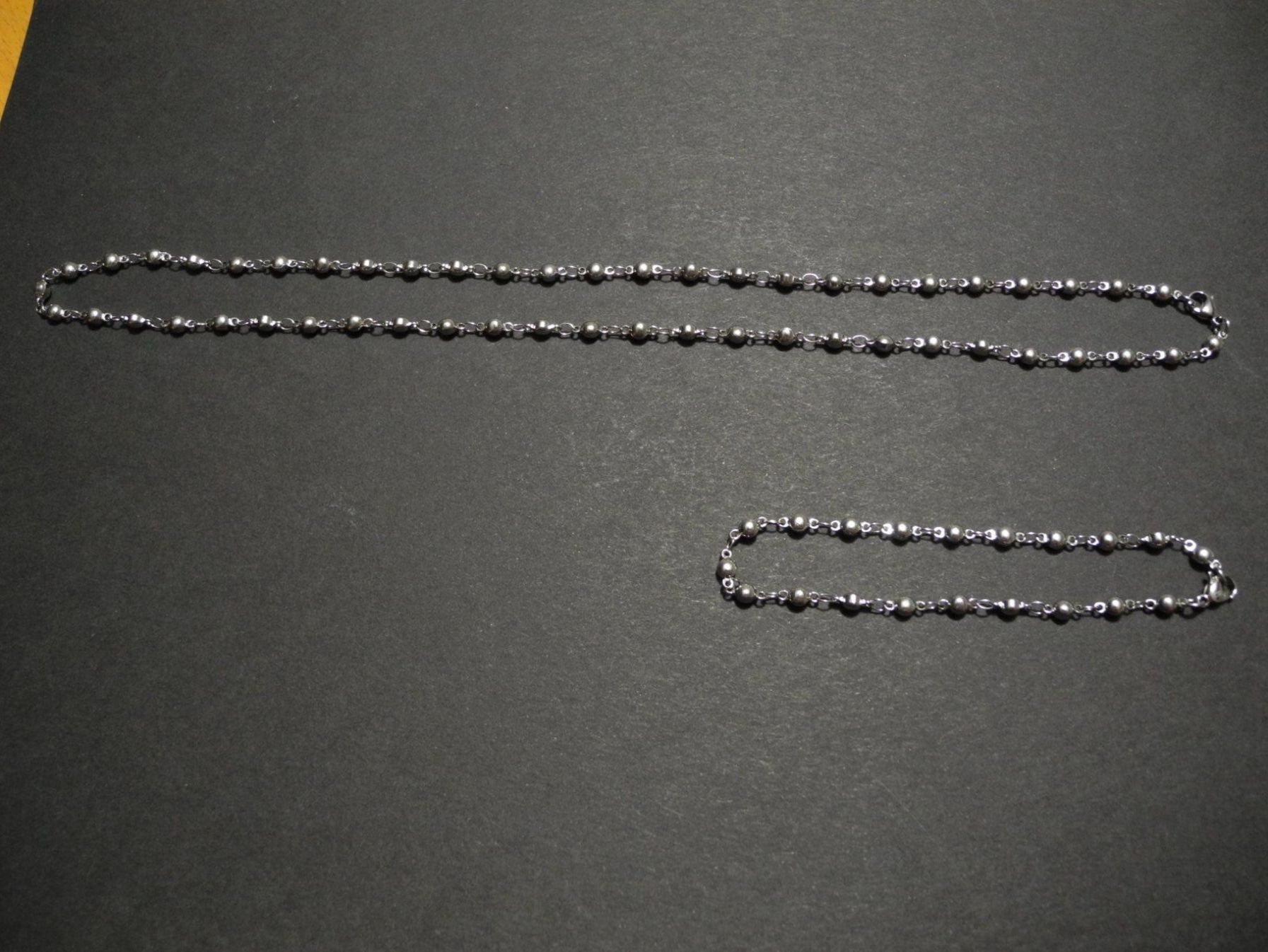 Ketten: Stahlschmuck, 2er Set – Gebraucht aus Balsthal von qwer24