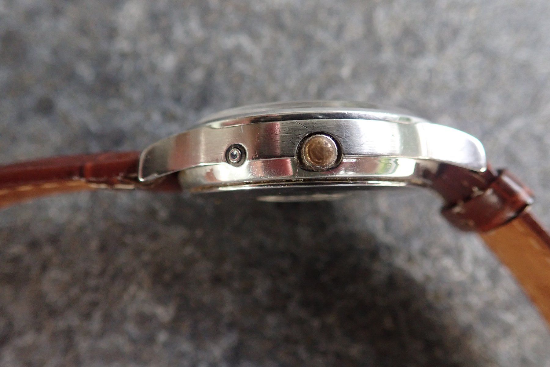 Omega Montres: OMEGA SEAMASTER QUARTZ DAYDATA – D'occasion à Wohlen AG par superwatchesteam 4