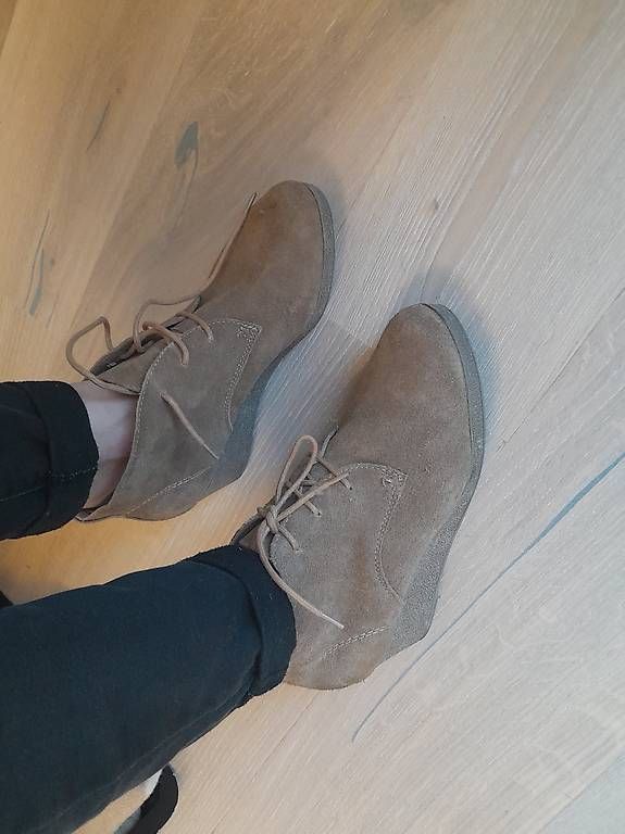 Scarpe da donna: Janet D Wildleder Stiefeletten Schnürer Gr. 40 – Usato da Cham venduto da desipere_in_loco 2