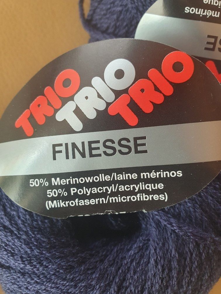 Wolle: Wolle 3 Strangen /50% Merino – Neu und originalverpackt aus Malters von Moeschi5 1