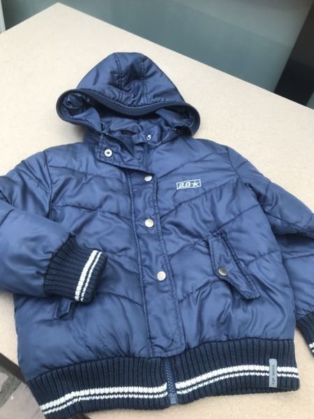 Giacche & Cappotti: Mädchen Jacke blau 128 – Usato da Bergdietikon venduto da antovale