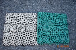 Bodenplatten Set beige 18 Stück und gruen 19 Stück neuwertig