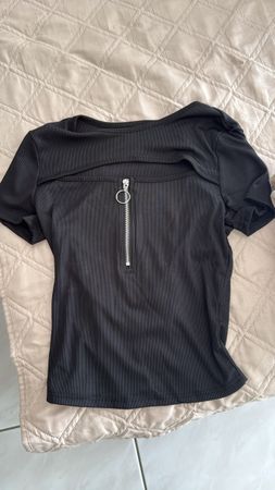 Damen T-Shirt schwarz mit Reissverschluss kurzer Schnitt