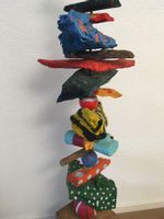 Kunst Skulptur / Farbige Hölzer,  Höhe 147cm