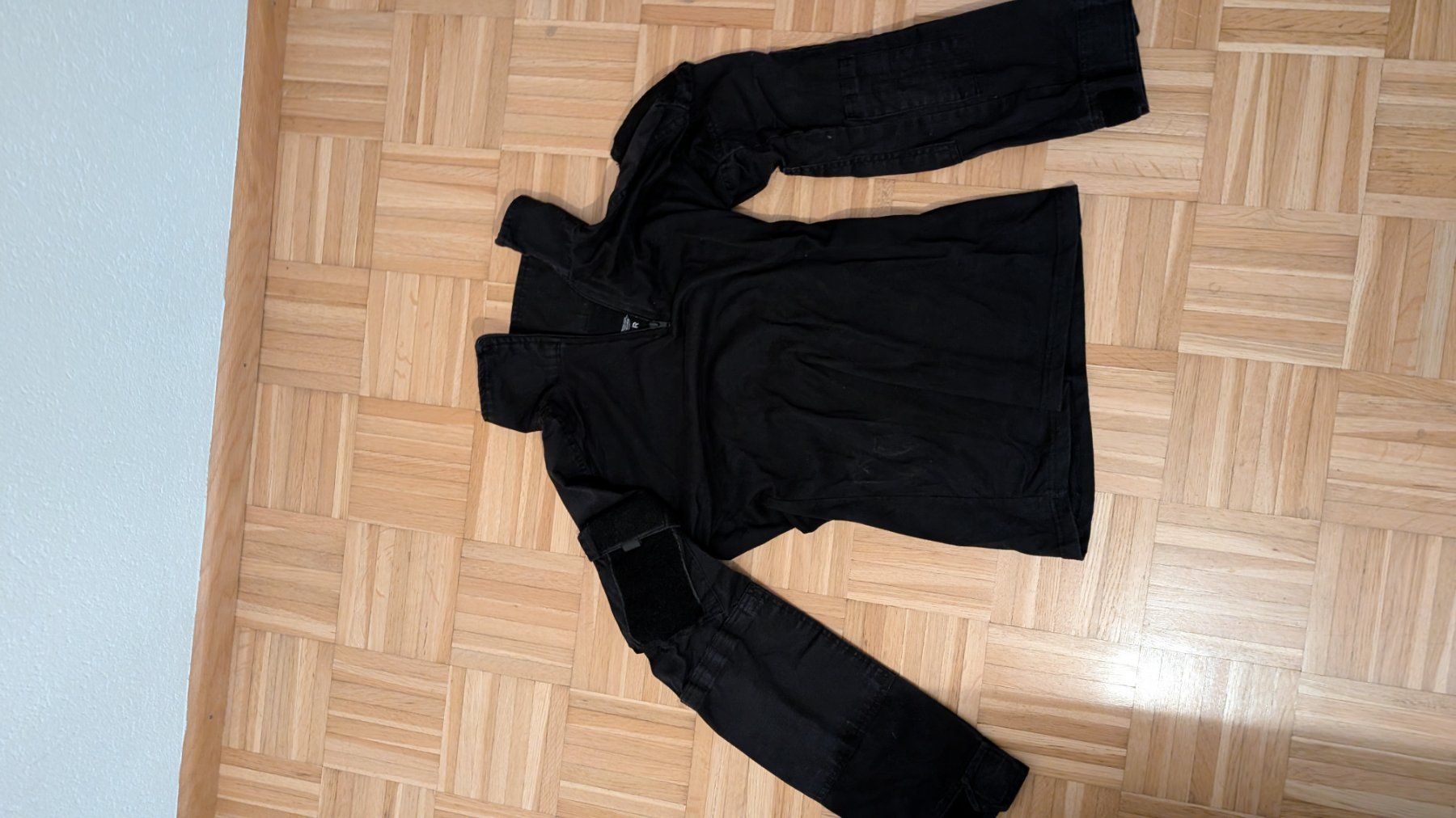 Uniformi: Tenue airsoft noire - Taille L – Usato da Neuchâtel venduto da Anthony_NE