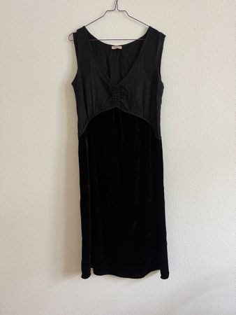 Damen Kleid schwarz Samt ärmellos knielang guter Zustand