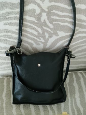 Schultertasche schwarz Leder  Neu