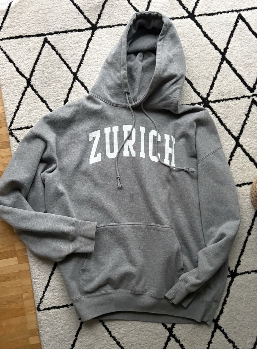 Brandy Melville Pullover & Sweatshirts: Brandy Melville Pullover – Gebraucht aus winterthur von len_7fkt