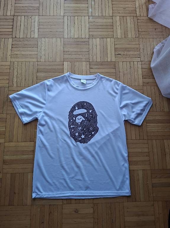 T-Shirts: Bape T-shirt (S) – Gebraucht aus Wetzikon ZH von cet_6fbf
