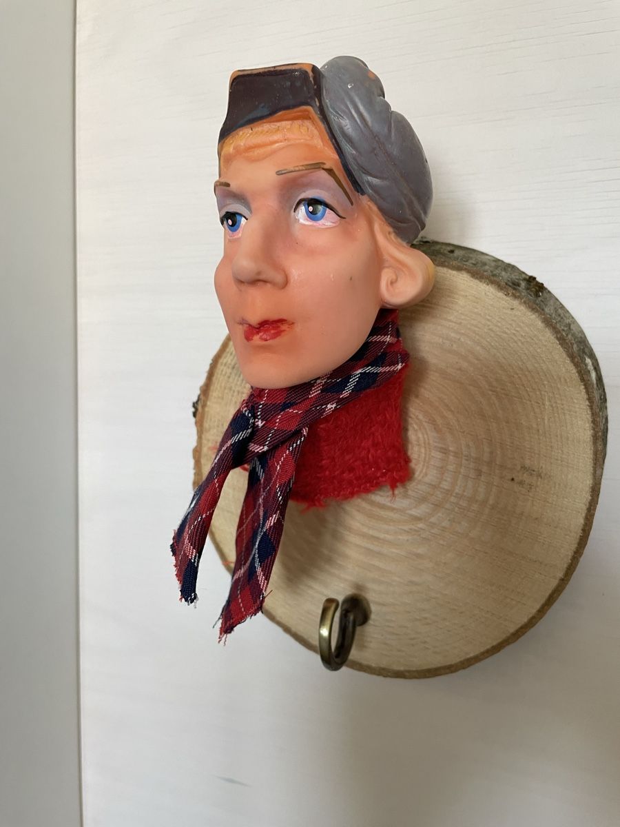 Porte manteau: Garderobe mit Kasperli Figur – D'occasion à Zürich par Refereefair 1