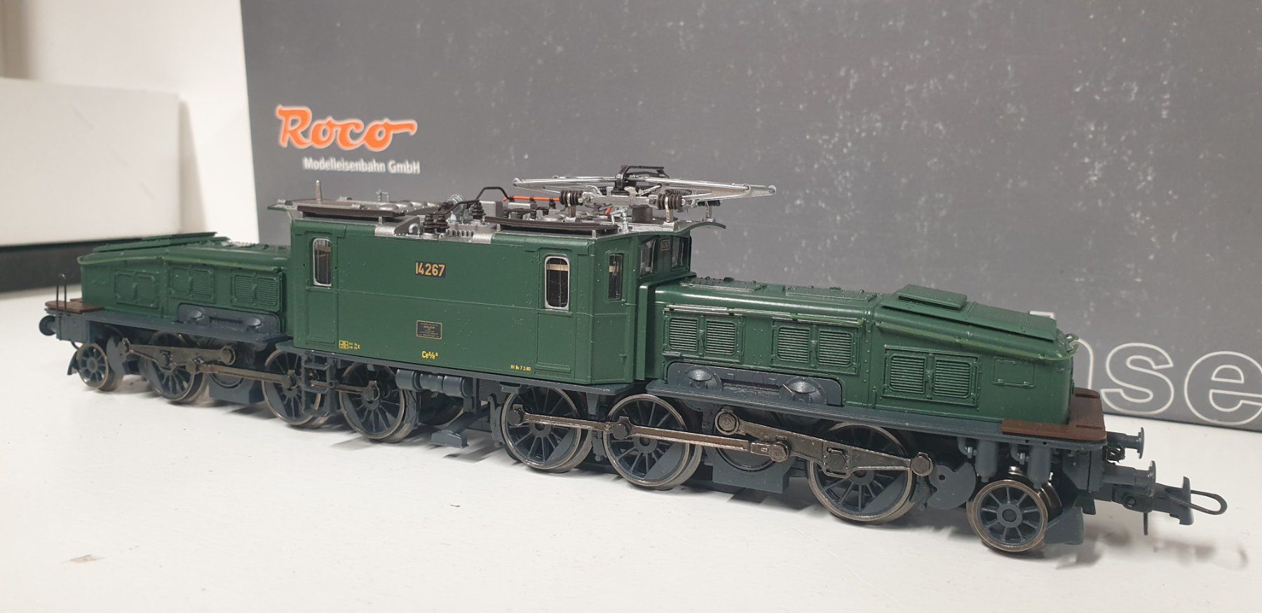 Roco Modellini di ferrovie: Roco SBB Ce6/8 Rangierkrokodil Digital H0/AC 69848 – Usato da Neuenhof venduto da ludovicco 4