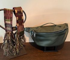 Gürteltasche Echtleder grün mit Wechselgurt NEUWERTIG