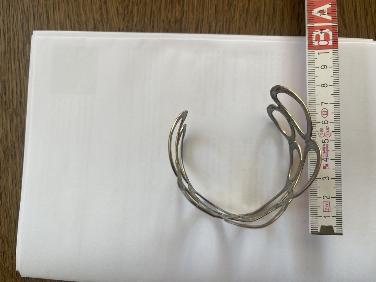 Bracciali & Braccialetti: Bracciale bangle rigido design scultoreo in metallo argentat – Usato da Zürich venduto da glo_v2mf 1