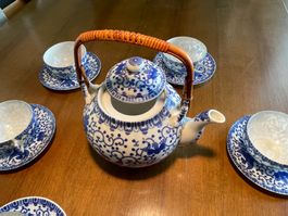 Japanisches Teeservice mit 6 Tassen