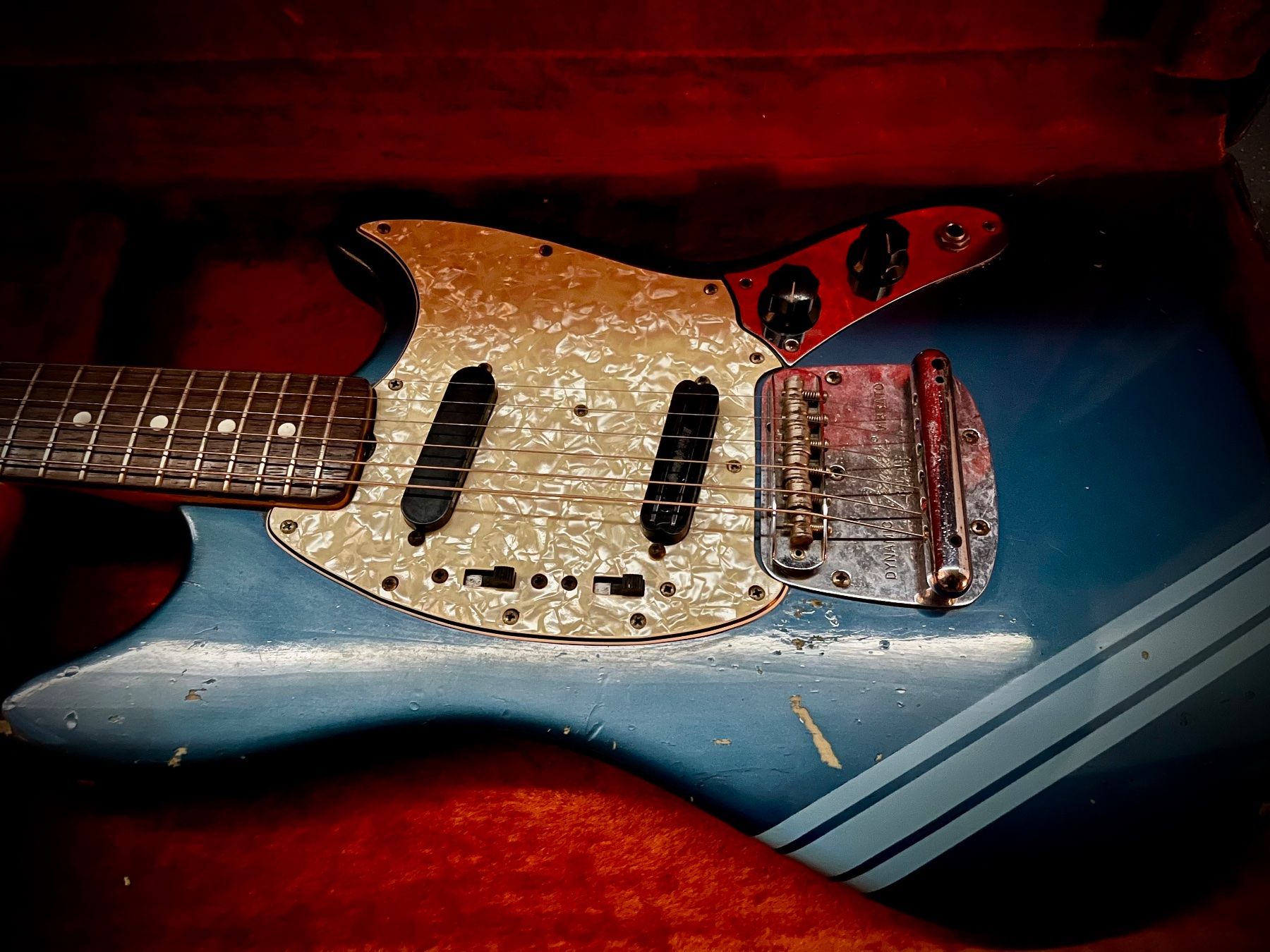 Fender Strumenti musicali: Fender Mustang 1968 Competition Burgundy – Usato da Rorbas venduto da Lachmuths 1