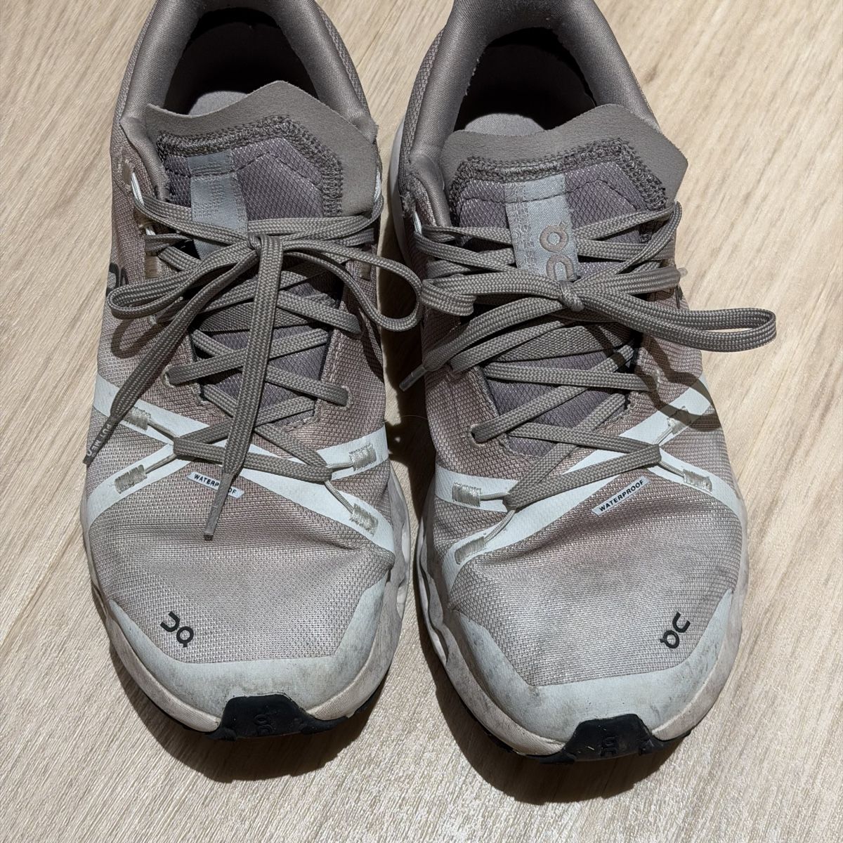 On Scarpe da donna: On Cloudsurfer Trail Waterproof rubber shoes – Usato da Lausanne venduto da its_zl9h 5