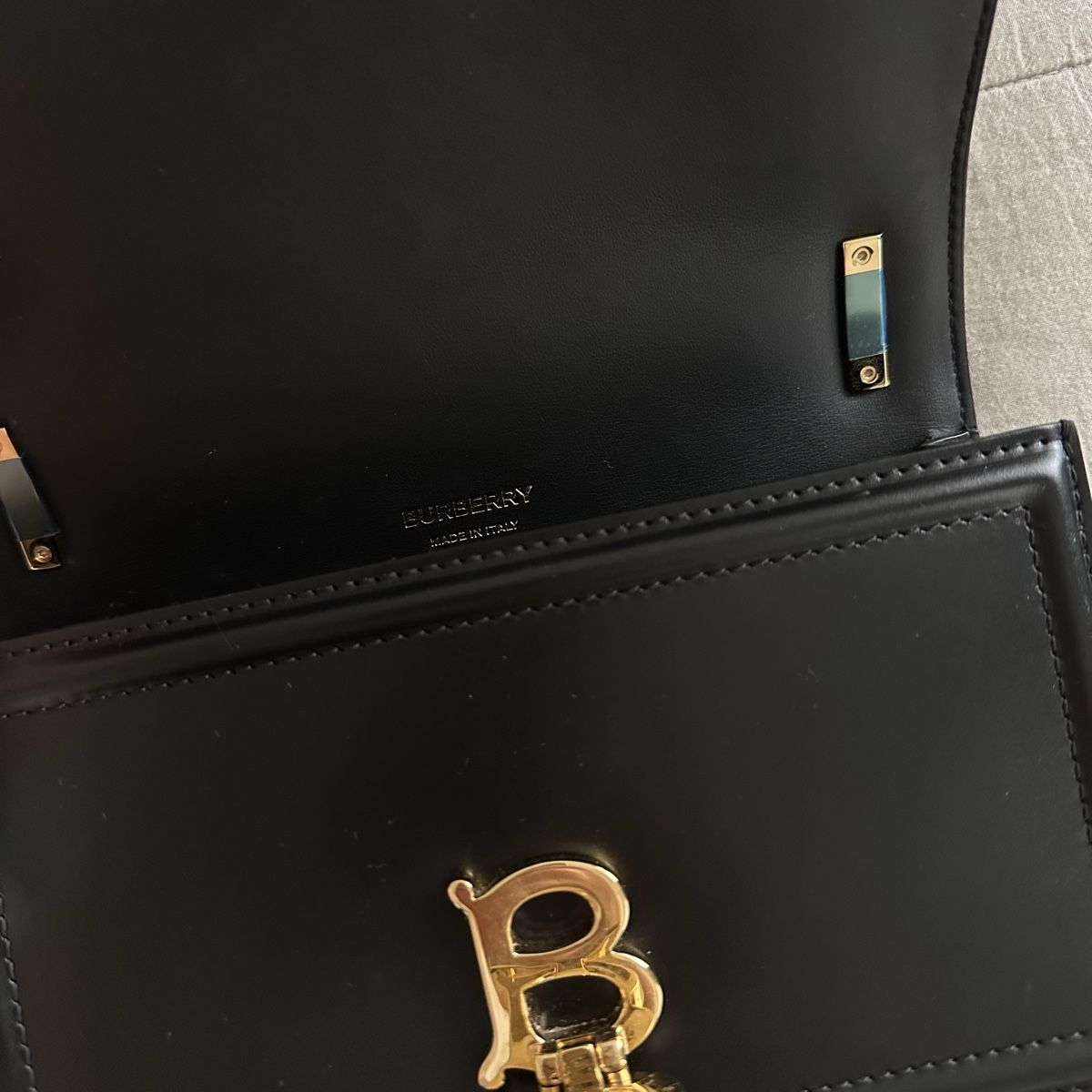 Burberry Taschen für Damen: Burberry Mini Leder Tb Tasche – Neu (gemäss Beschreibung) aus Zürich von Nomase10. 4