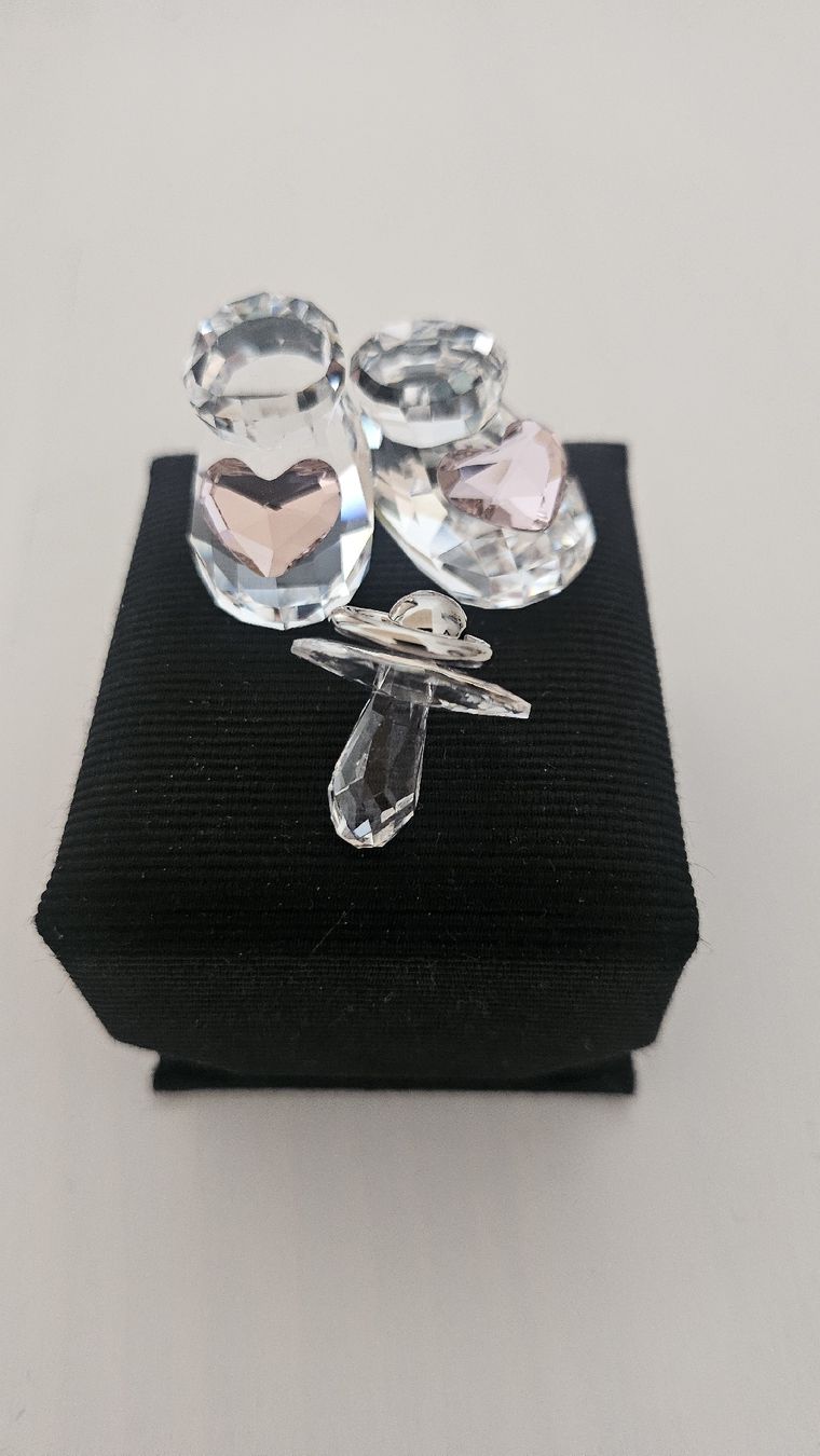 Swarovski Statuette: Swarovski Babyschuhe und Nuggi – Nuovo (secondo la descrizione) da Buchs SG venduto da Tscherfi