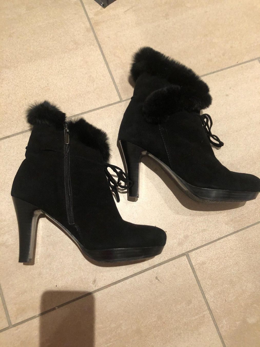 Damenschuhe: Lammfell Winterstiefel, Stiefeletten mit Lammfell – Neu (gemäss Beschreibung) aus Dielsdorf von  1