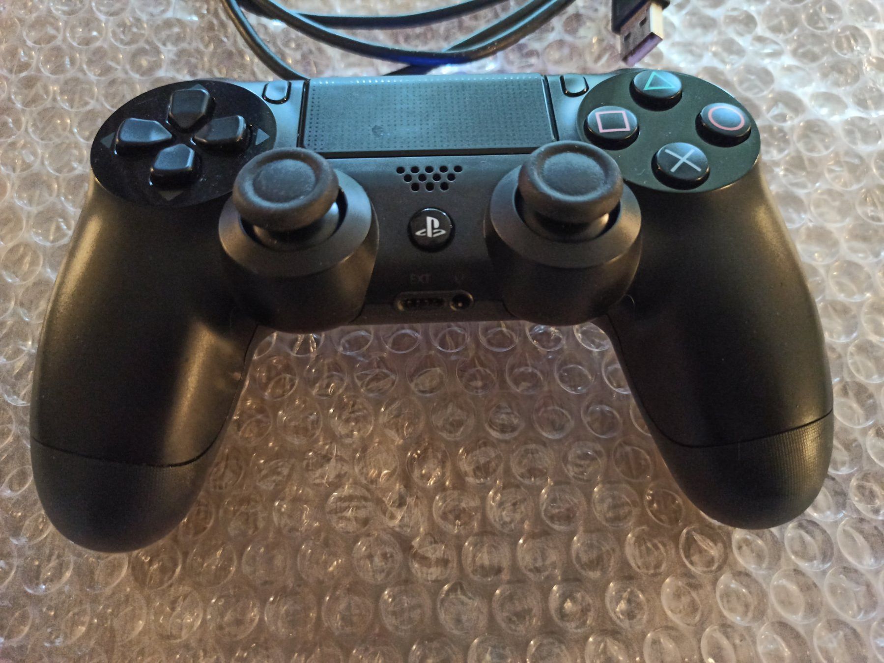 Manettes: Original Controller Sony PS4 Wireless DualShock 4 V1 – D'occasion à Oberweningen par mar_87mx
