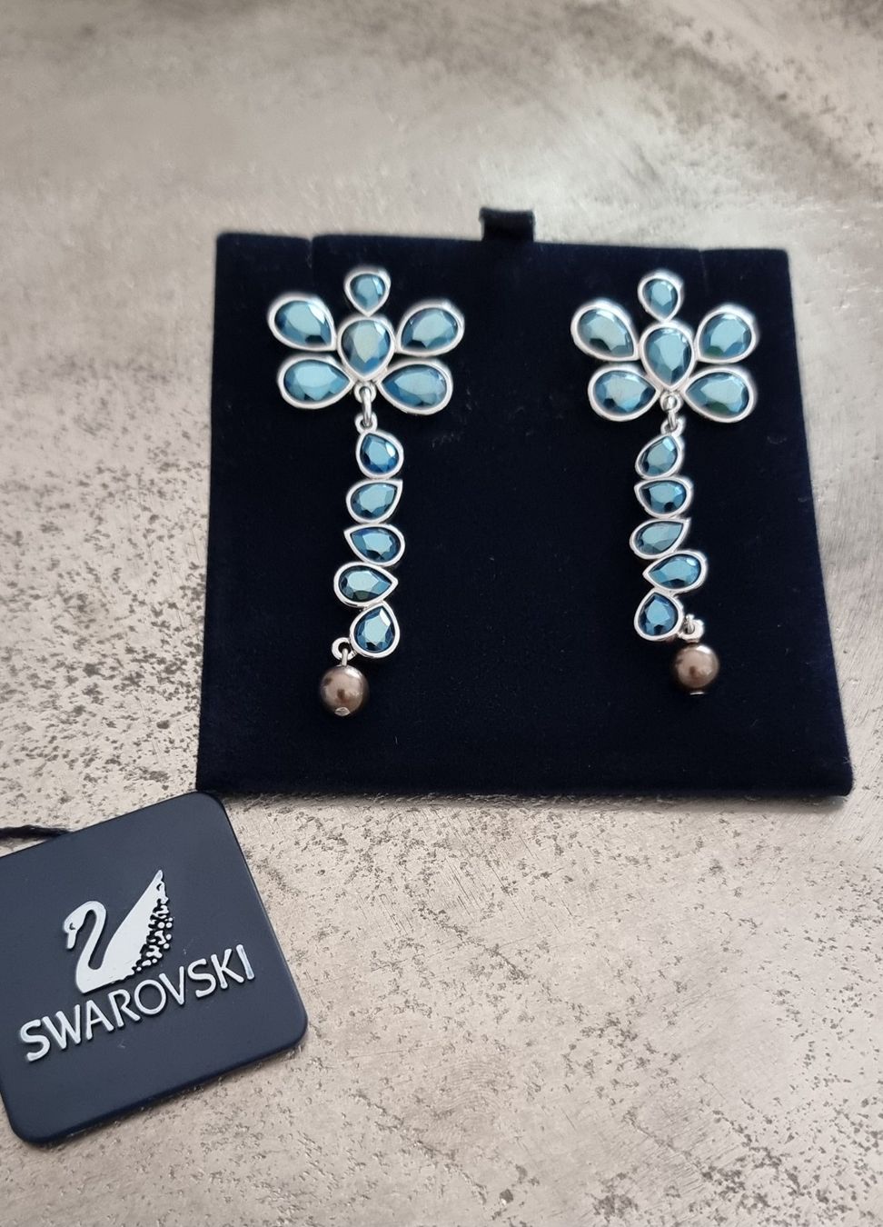 Swarovski Orecchini pendenti & Orecchini a lobo: Spezielle ORIGINAL Swarovski Ohrringe – Nuovo e nell'imballaggio originale da Frauenfeld venduto da Bleeddragon 1