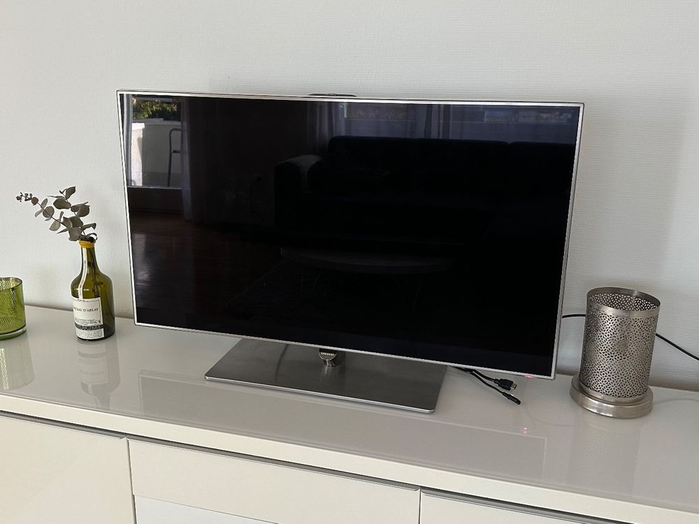 Samsung Smart TV LED UE40F7080ST, 40 Zoll, silber | Kaufen auf Ricardo