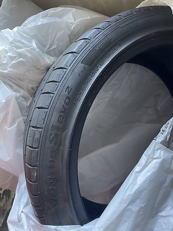 Pneumatici & Ruote complete: 4 pneus été 235/40R19 96y – Usato da Ste-Croix venduto da Iligo 3