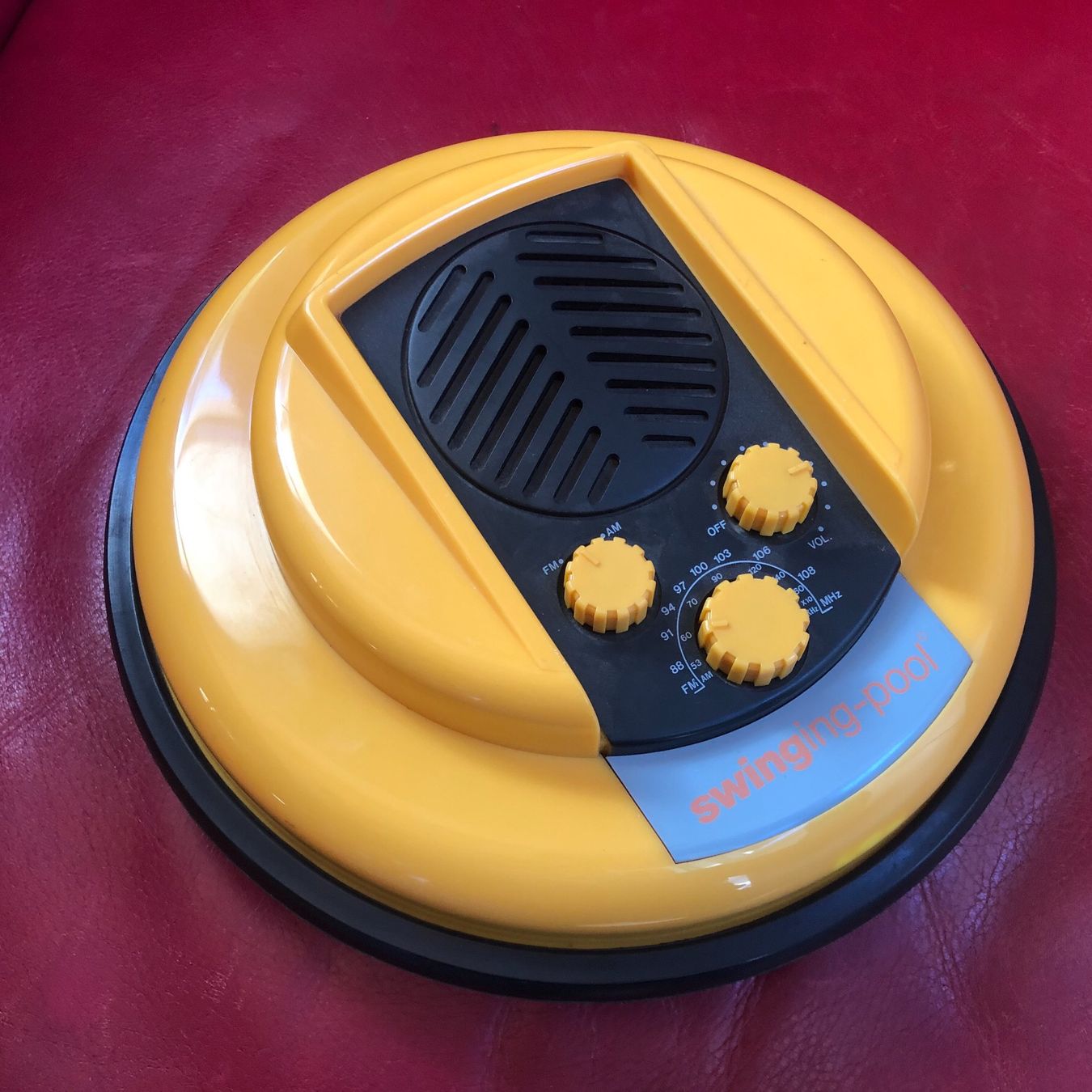 Radios: Vintage Pool-Radio – Gebraucht aus Wiesenberg von swissantik