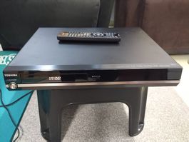 Toshiba HD-DVD Player mit 140 HD-DVDs