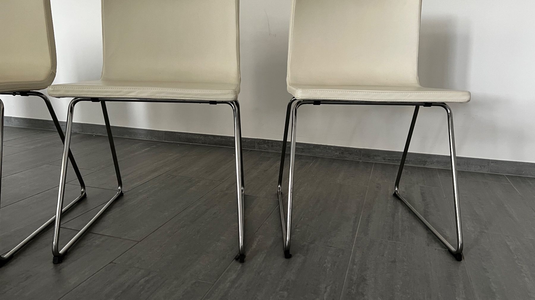 Ikea Sedie: 6 IKEA BERNHARD Lederstühle weiss – Usato da Uster venduto da flow-n-retro 6
