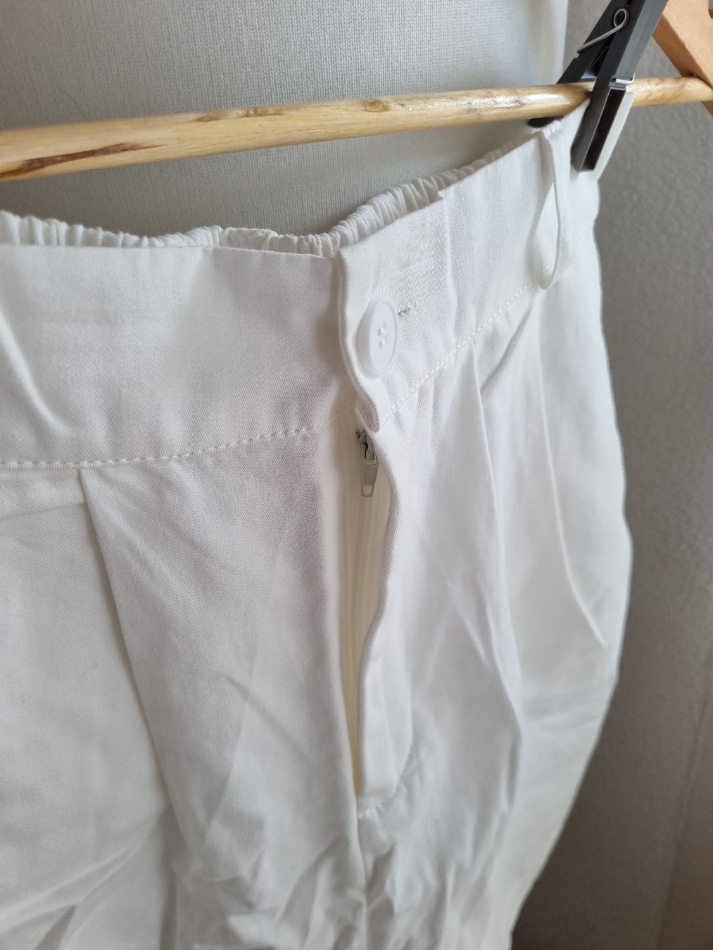 Pantalons: White Shorts High Waist – Neuf avec emballage d'origine à Aigle par Smagbrelle18 1