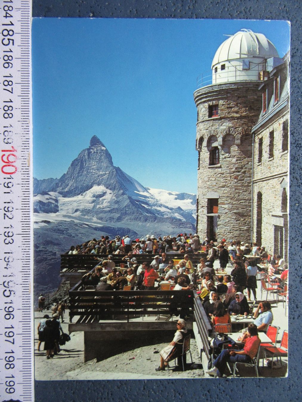 Cartoline postali: GORNERGRAT LULMHOTEL TERRASSE MATTERHORN BELEBT – Usato da Ettingen venduto da Hausi4711