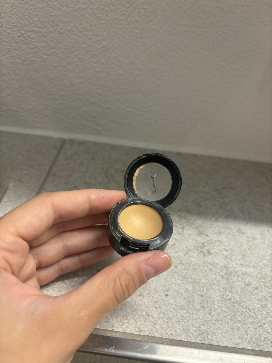 Make-up: MAC concealer A60 NP: 28.- – Gebraucht aus Horgen von len_qjz9 1