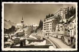 AK Arosa, Ortsansicht mit Kirche und Hotels