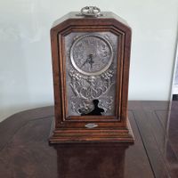 Antike Tischuhr um 1814, seltenes Sammlerstück, Holz/Zinn