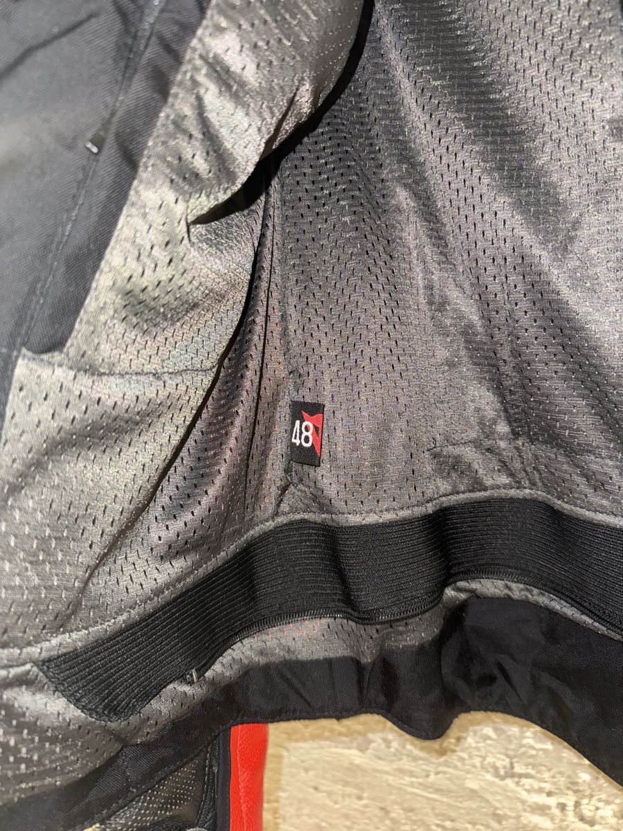 Dainese Vestes: Dainese Leder Motorradjacke Gr.48 – D'occasion à pratteln par Bogi94 8